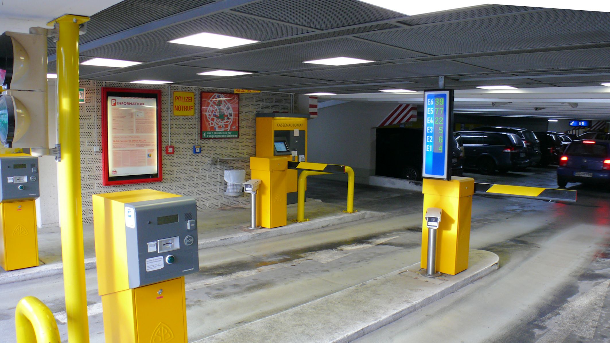 Einfahrt Parkhaus Post Einfahrt Parkhaus Post